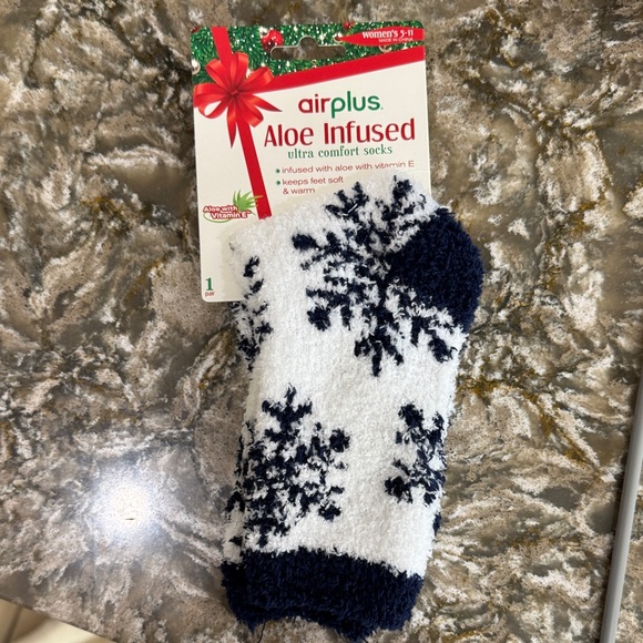 Airplus Aloe Infused Ultra Comfort Socks - Black and White - Picture 1 of 2